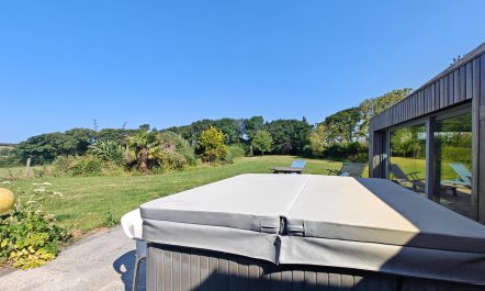 5 Bed in Marhamchurch 1