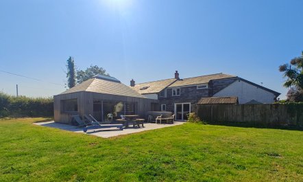 5 Bed in Marhamchurch