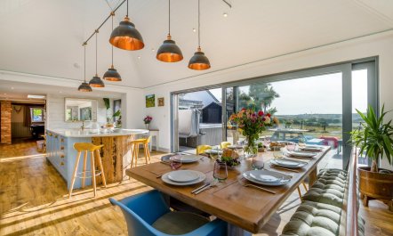5 Bed in Marhamchurch 1