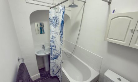 1 Bed in Whitby 6