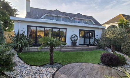 4 Bed in Milford On Sea