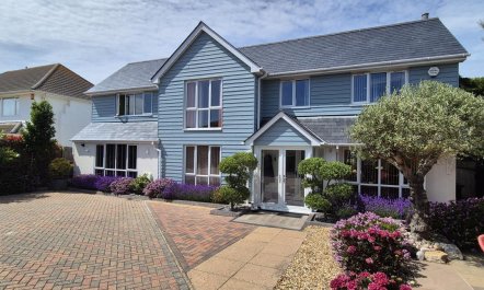 4 Bed in Milford On Sea 7