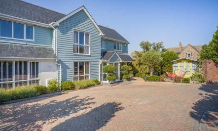 5 Bed in Milford On Sea 4