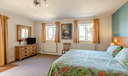 1 Bed in Boys Hill 4