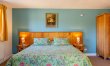 1 Bed in Boys Hill 5