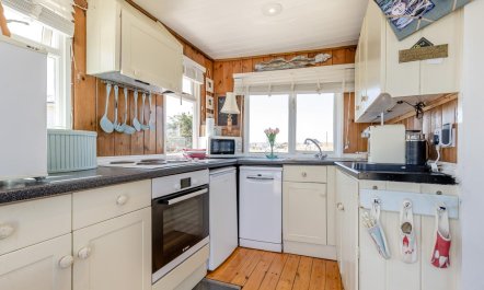 3 Bed in Heacham 3