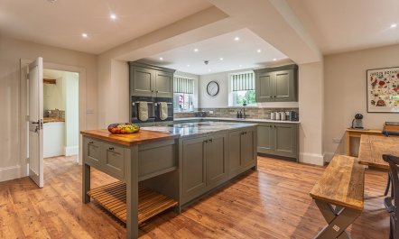 7 Bed in Carrington 1