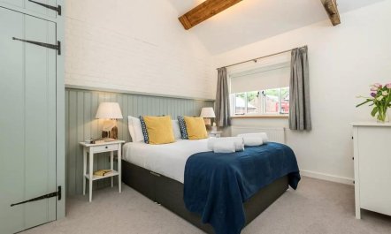 3 Bed in Cranmer 7
