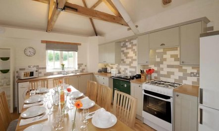 3 Bed in Cranmer 5