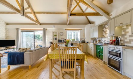 3 Bed in Cranmer 9