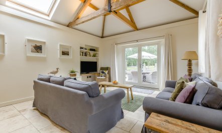 3 Bed in Cranmer 6