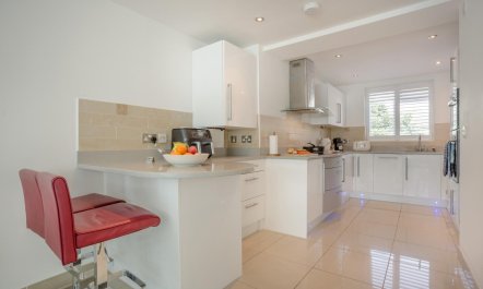 2 Bed in Bournemouth 3