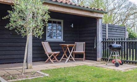 1 Bed in Stanhoe 2