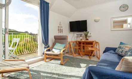 3 Bed in Hope Cove 3