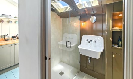 1 Bed in Swanage 5