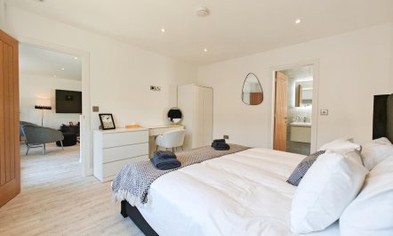 4 Bed in Westward Ho 4