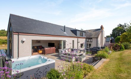 4 Bed in Llansannan 2