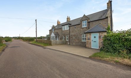 3 Bed in Seahouses 1