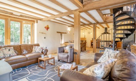 3 Bed in Llwyn Du 2