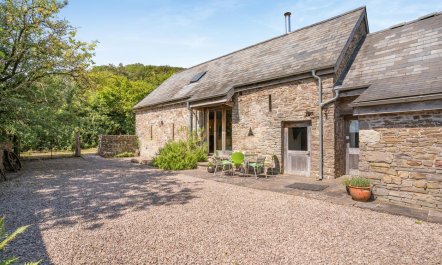 3 Bed in Llwyn Du