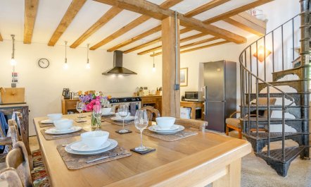 3 Bed in Llwyn Du 6