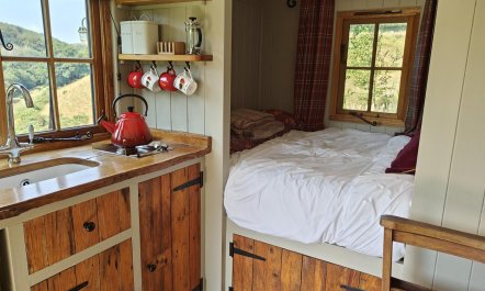 1 Bed in East Down 5