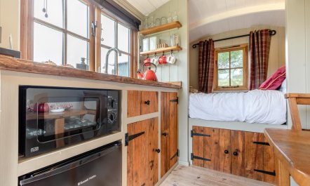 1 Bed in East Down 5