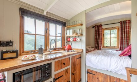 1 Bed in East Down 7