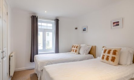 4 Bed in Newquay 7