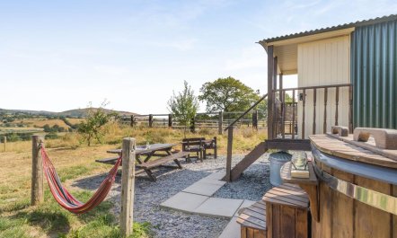 1 Bed in Llanrhaeadr Ym Mochnant 2