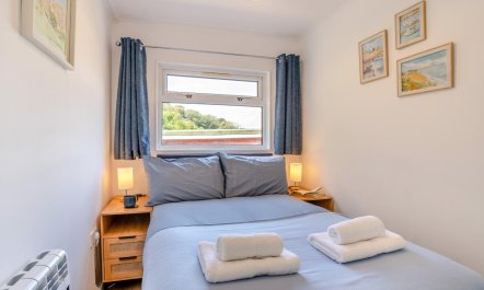 2 Bed in Caswell Bay 7