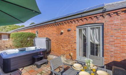 2 Bed in Cranmer 1