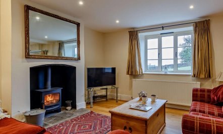 4 Bed in Wotton-under-edge 4