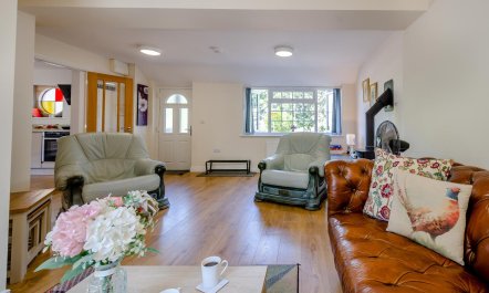 2 Bed in Cheltenham 8