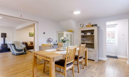 2 Bed in Cheltenham 1