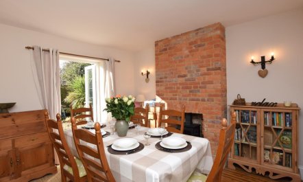 3 Bed in Totland Bay 9