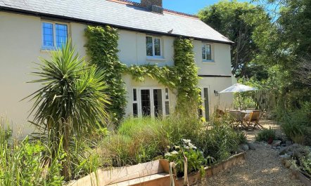 3 Bed in Totland Bay