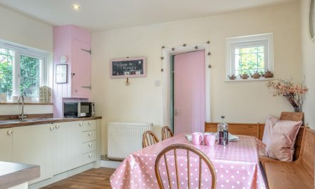 3 Bed in Totland Bay 3