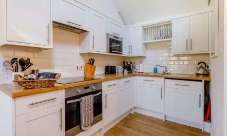 2 Bed in Glastonbury 2