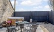 2 Bed in Glastonbury 1