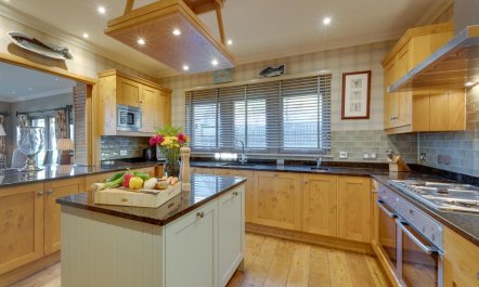 7 Bed in Inverness 8
