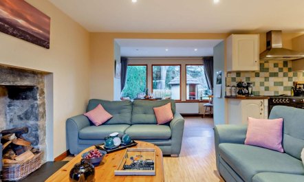 4 Bed in Boat Of Garten 7