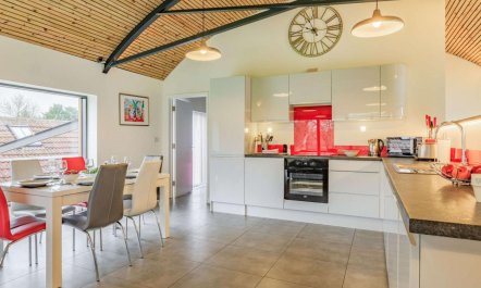 3 Bed in Glastonbury 9