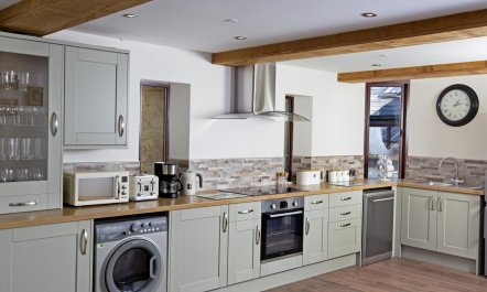 6 Bed in Brecon 3