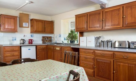 6 Bed in Brecon 3