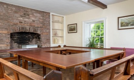 6 Bed in Brecon 4