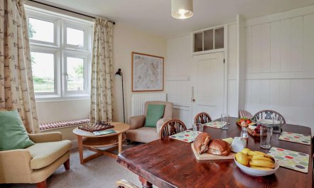 3 Bed in Wotton-under-edge 9