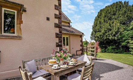 3 Bed in Wotton-under-edge 2