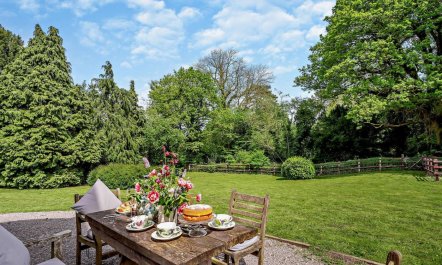 3 Bed in Wotton-under-edge 1