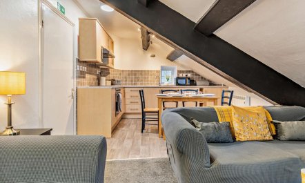 4 Bed in Keswick 1